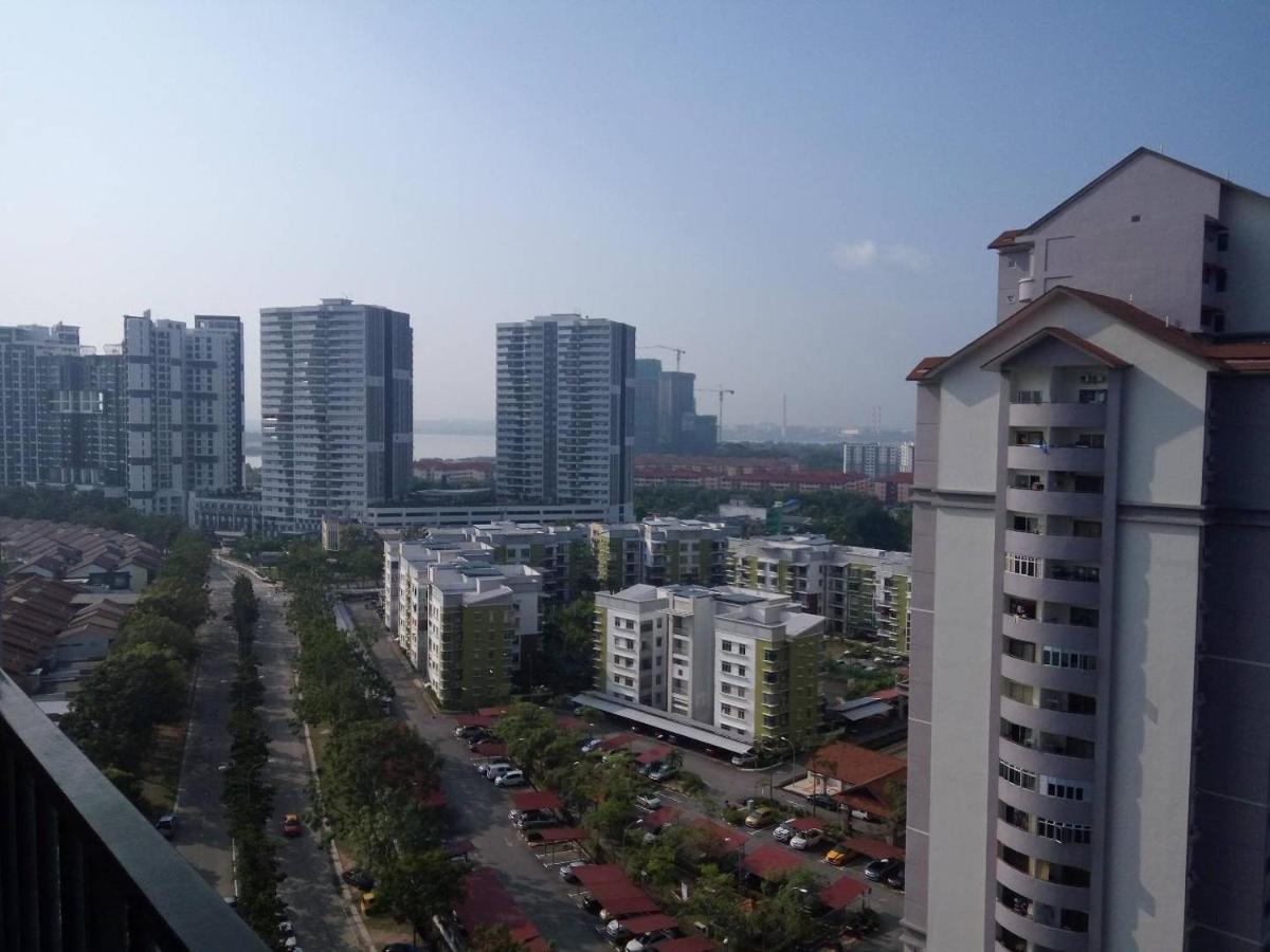 Bayu Marina Residence 3 Mins Away Mid Valley Southkey Johor Bahru Exterior photo